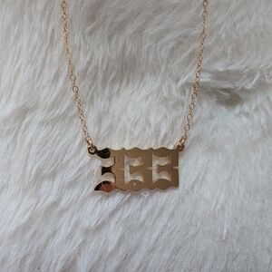 Chic Gold Pendant Necklace